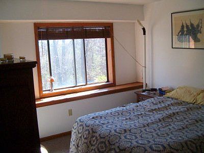 Master w/walk-in closet and window shelf