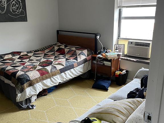 3rd image of 839 N Sacramento Blvd APT 3A