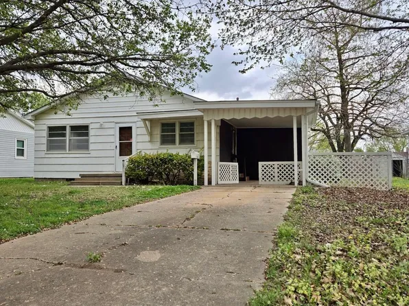 1215 N Park St, Wellington, KS 67152