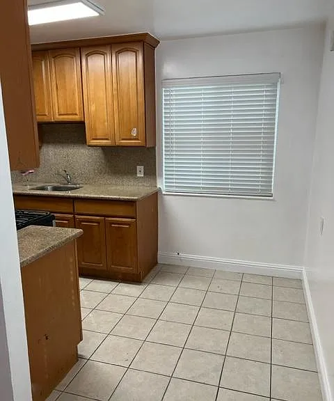 1631 Alcatraz Ave #B — Photo 4