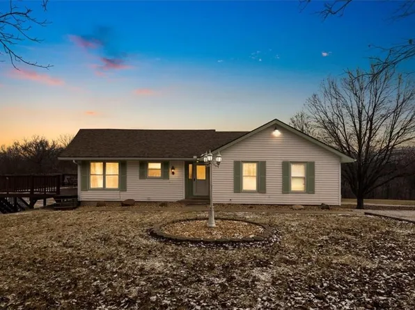 18123 Crestview Cir, Holt, MO 64048