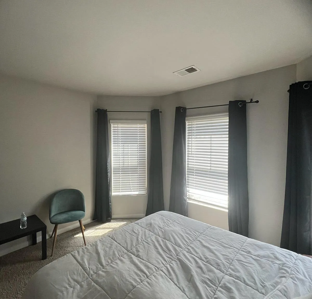 4 bed, 2.0 bath, 3000 sqft, $1,048 — Photo 1