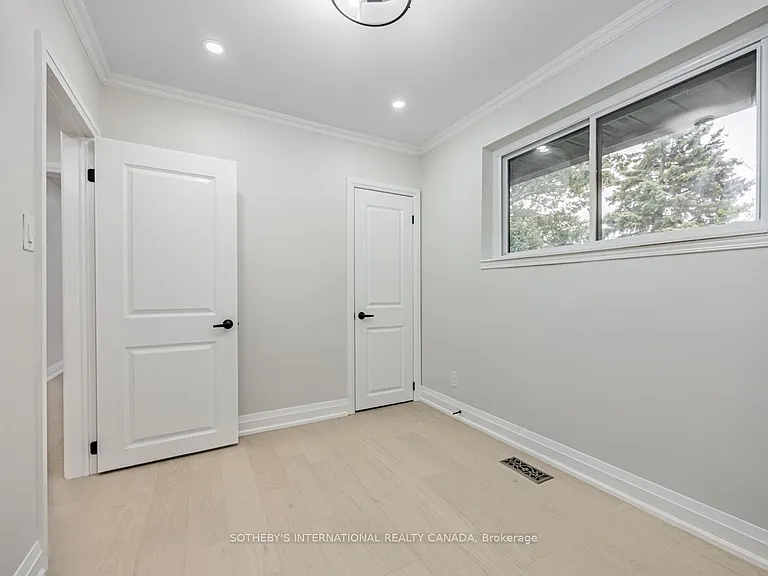 222 Hammersmith Ct #UPPER — Photo 16