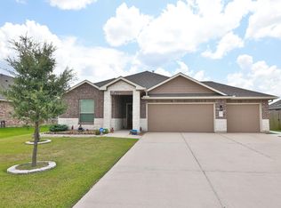 7705 Bogie Ln, Navasota, TX 77868