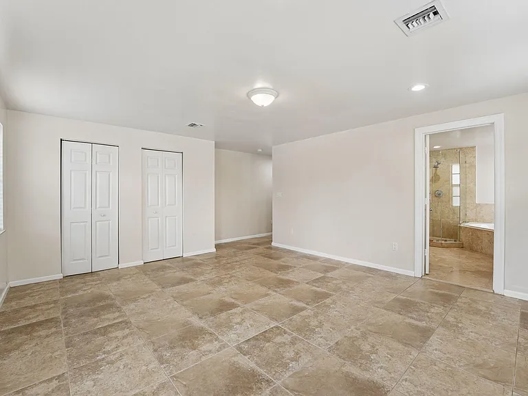 819 SW 7th Ave — Photo 25