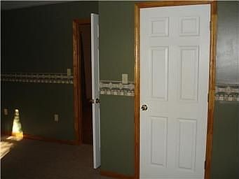 4th image of 1801 Poplar St