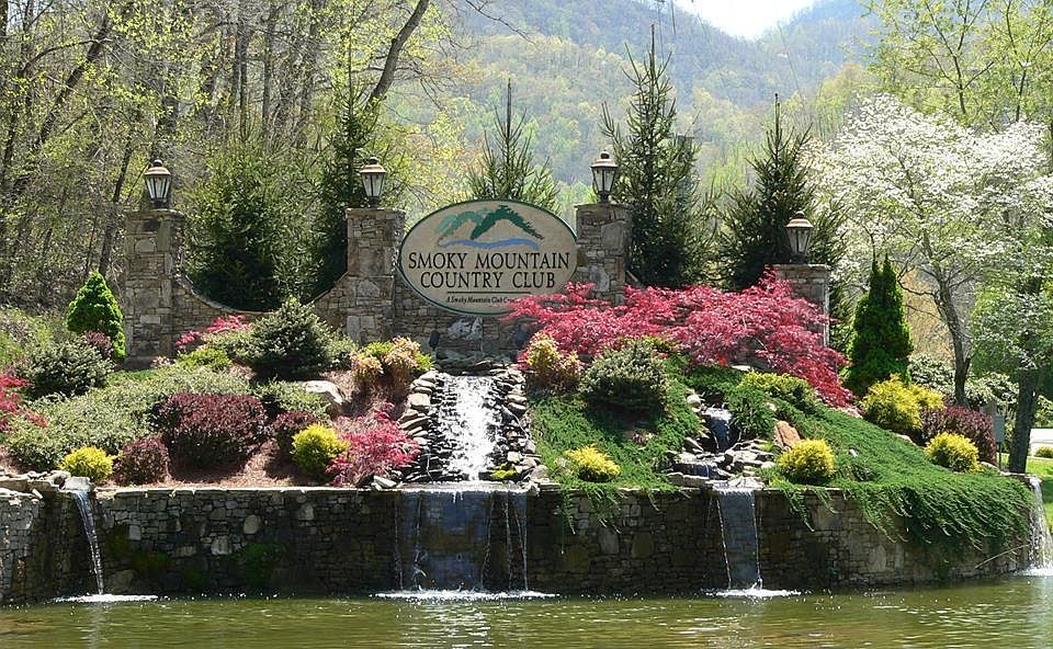 1st image of 151 Country Club Dr #7