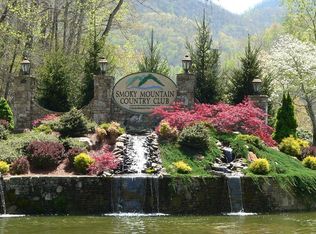 151 Country Club Dr #Townhouse, Whittier, NC 28789