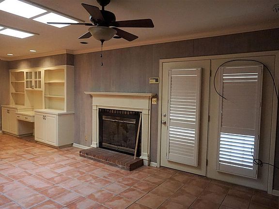 3rd image of 1607 Celia Dr