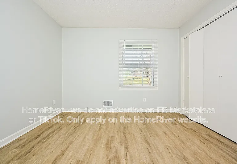 126 Amberwood Ln — Photo 10