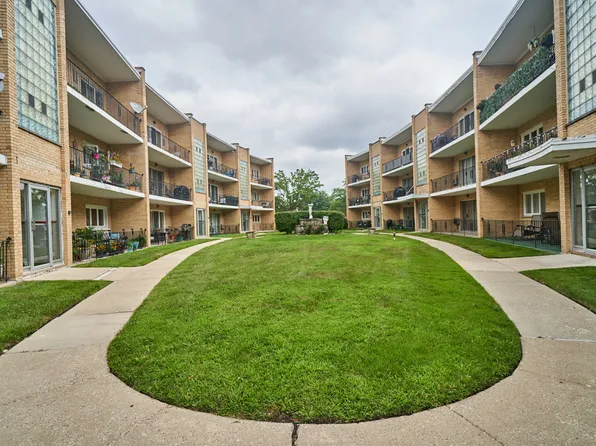 10316 S Pulaski Rd APT 203, Oak Lawn, IL 60453