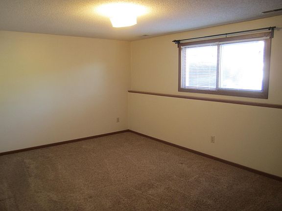 4th image of 540 Harriet Ave