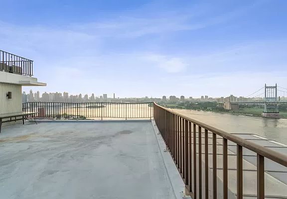 4th image of 25-40 Shore Blvd Penthouse 20S