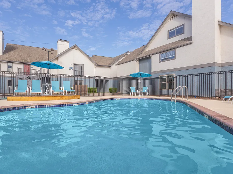 2551 S Loop 289 #721