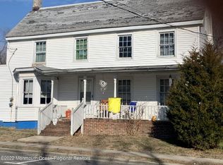 33 W Main St, Wrightstown, NJ 08562