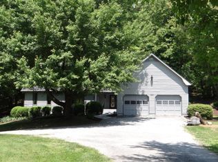 570 Hutcheson Rd, Cookeville, TN 38506