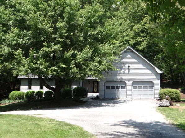 570 Hutcheson Rd, Cookeville, TN 38506