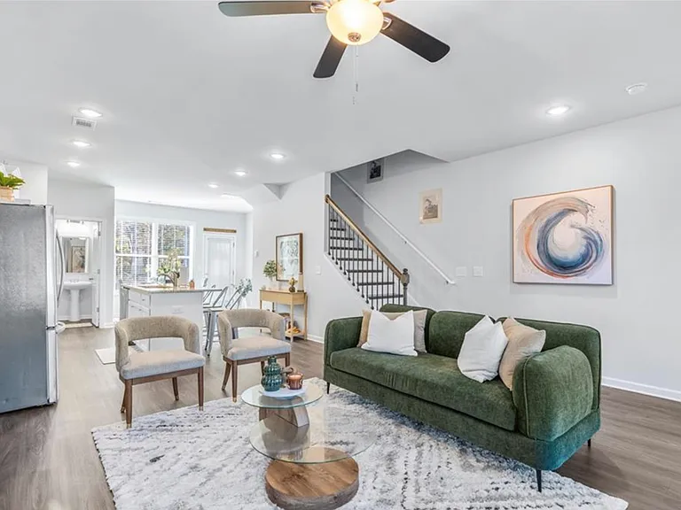 465 Collins Industrial Way — Photo 2
