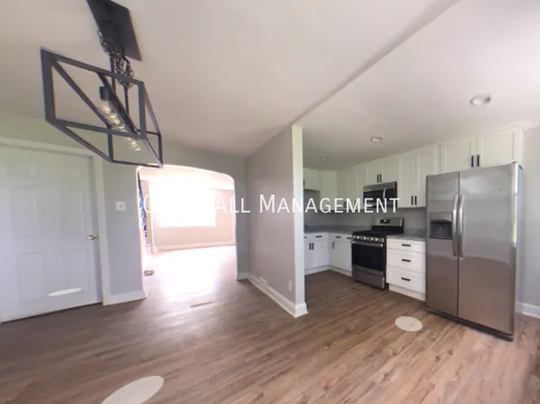 480 Westmont Dr, Collingdale, PA 19023