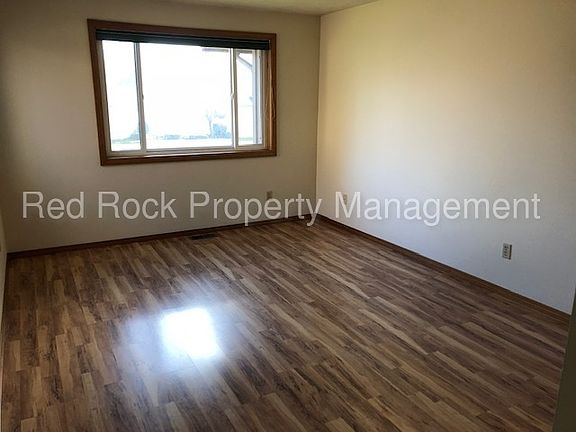 4th image of 3815 S Alder Dr