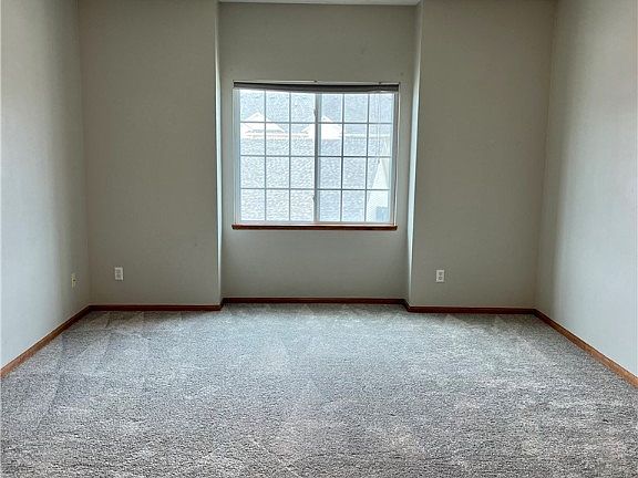 5th image of 1606 NW Prairie Lakes Dr APT 2