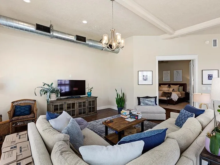2504 Church St #2 — Photo 2