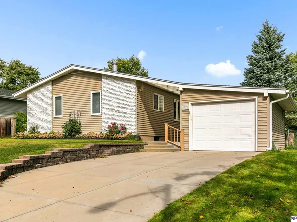9482 Spencer St, Omaha, NE 68134