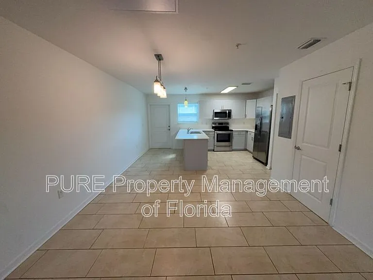 339 NE Sanchez Ave #103 — Photo 4