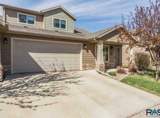 2828 E Indigo Pl, Sioux Falls, SD 57108
