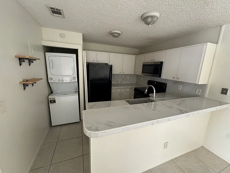 1470 Sheafe Ave NE #108 — Photo 10