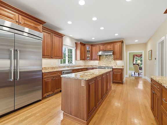 4th image of 3 McKeever Dr