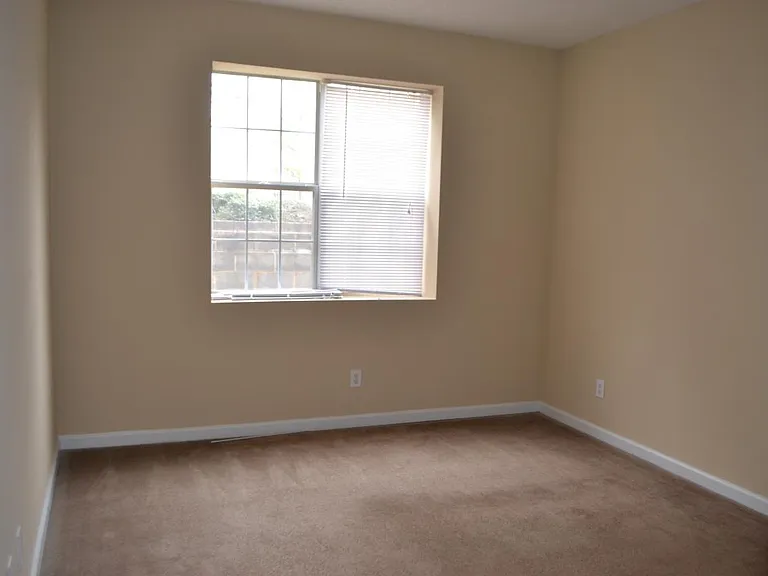 227 Appleby Dr — Photo 10