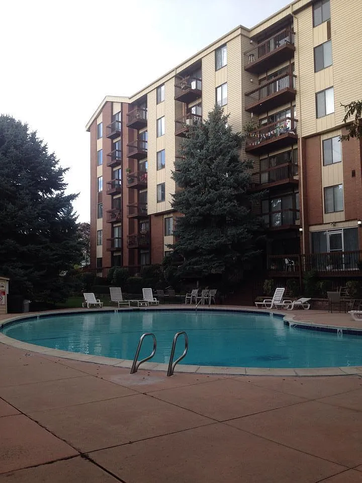 Building Photo - 1032 E 400 S #310B
