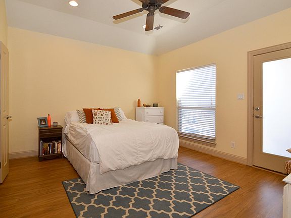 4th image of 2525 N Garrett Ave