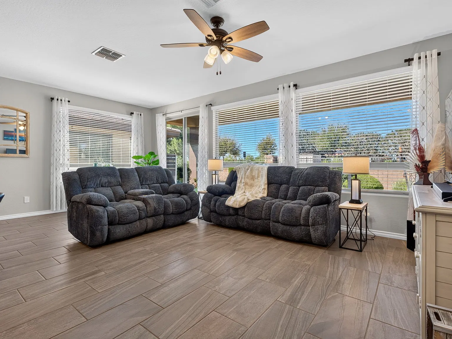 2 bed, 1321 sqft, $2,495 — Photo 4