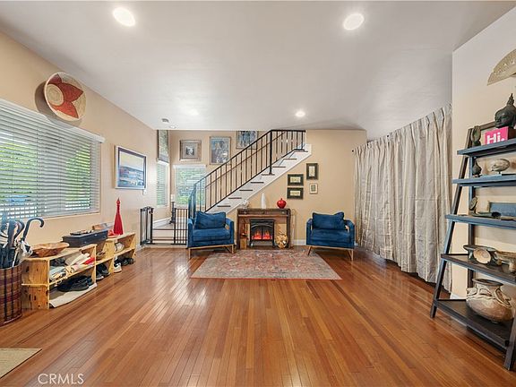 5th image of 2516 Elsinore St