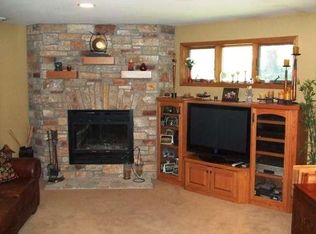 320 Spring Hill Ct, Sheboygan Falls, WI 53085