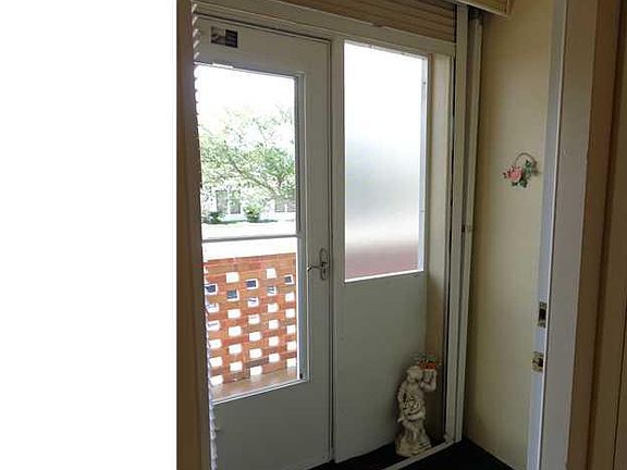 5th image of 1951 NE 39th St APT 231