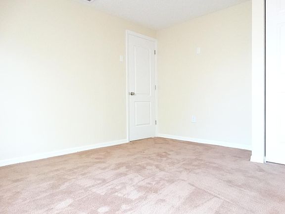 4th image of 4818 Phoenix Ave