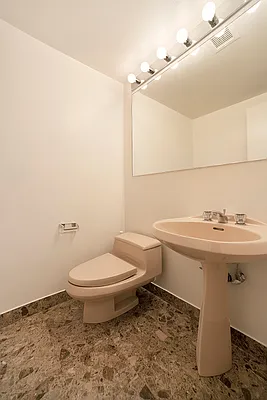 Rented by RELO REDAC INC. | media 9