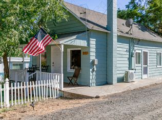 203 6th St, Maupin, OR 97037