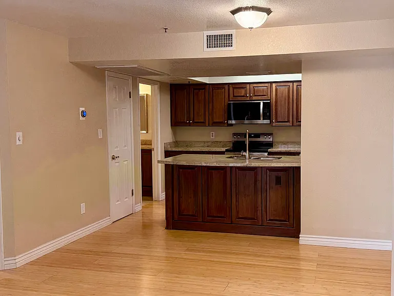100 E Fillmore St #114 — Photo 6
