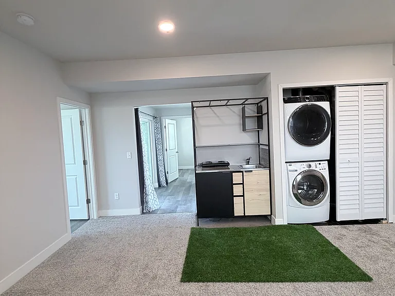 404 66th Ave — Photo 3