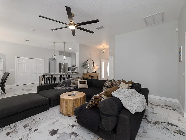 1489 Bluejay Dr — Photo 7