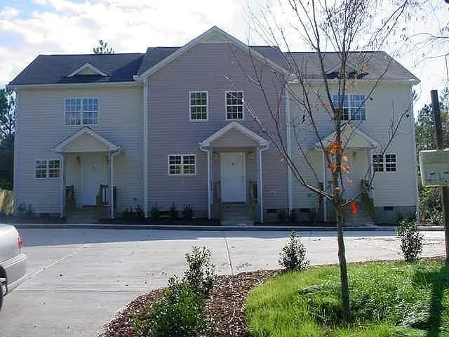 3 bed, 2.5 bath, 1200 sqft, $1,700 — Photo 1