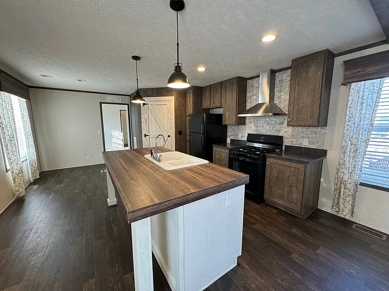 Westbridge Manor — Photo 130