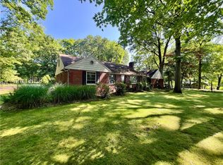 963 Kings Chapel Rd, New Castle, PA 16105