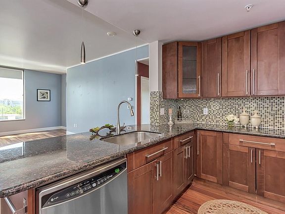 2nd image of 38 N Almaden Blvd Unit 609