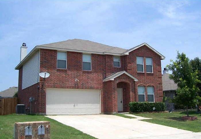 2nd image of 2044 Paducah Ln