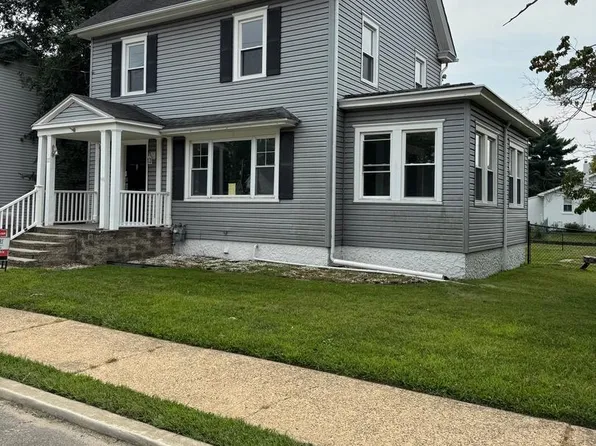 22 W Academy St, Clayton, NJ 08312
